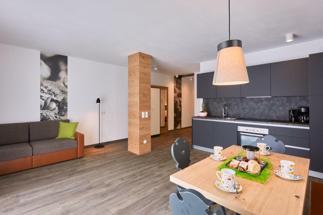 Residence Laitacherhof - Modern Apartments With Outside Pool And Sauna キウーザ エクステリア 写真