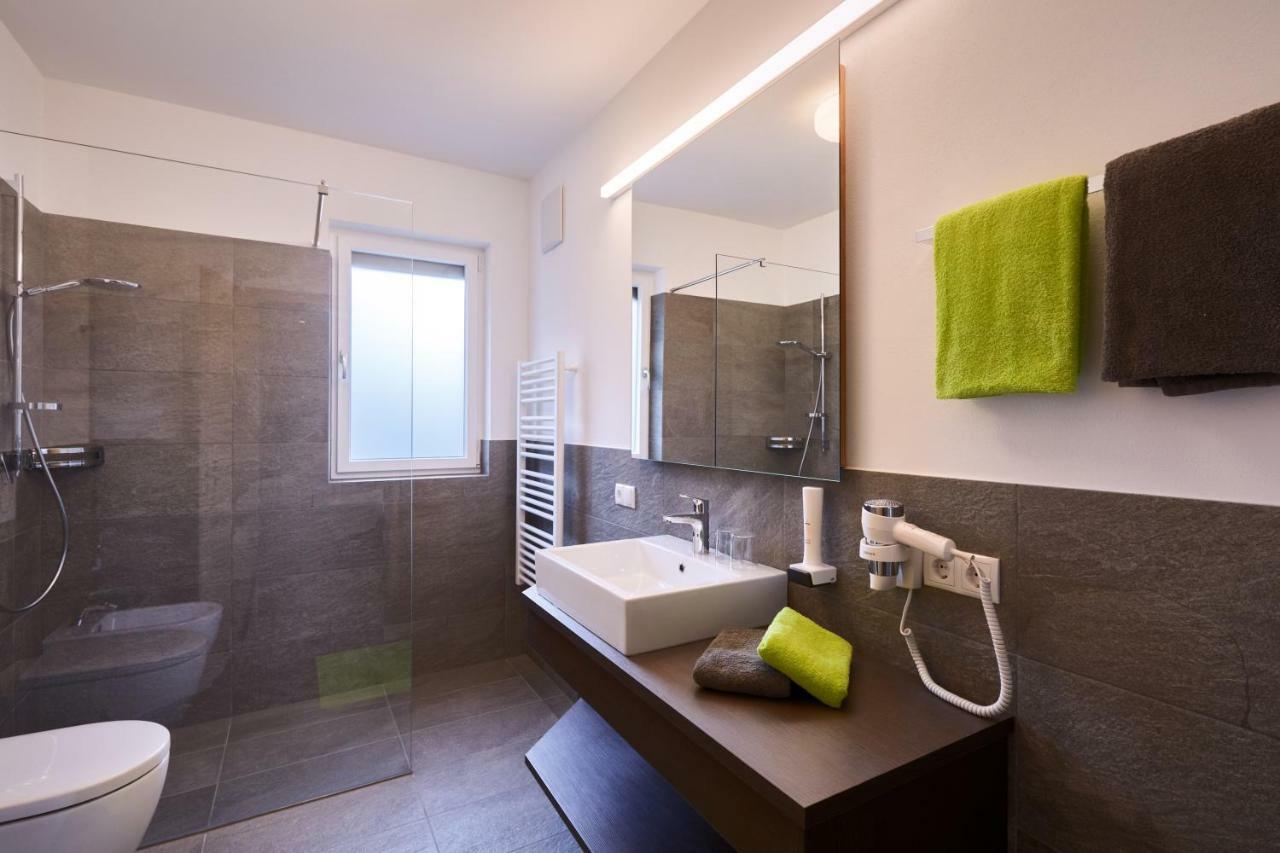 Residence Laitacherhof - Modern Apartments With Outside Pool And Sauna キウーザ エクステリア 写真